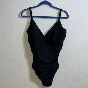 DKNY Womens  Black V Cut Ruched On Sides Minimalist One Piece Swimsuit Size 16